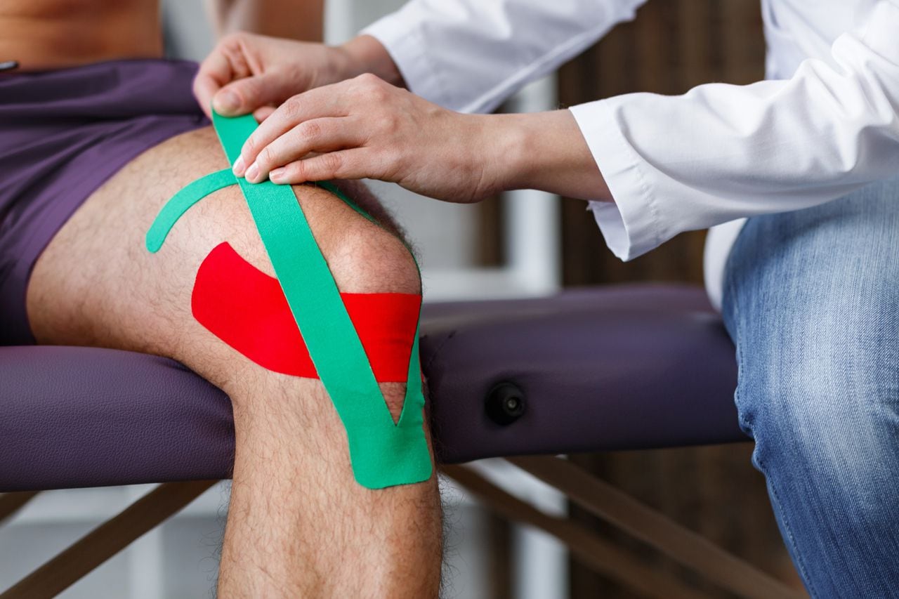 La fisioterapia es vital para mejorar el dolor en las rodillas. Los ejercicios contribuyen al mejor funcionamiento de las articulaciones.