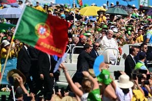 Papa Francisco en Lisboa, Portugal (Photo by Marco BERTORELLO / AFP)