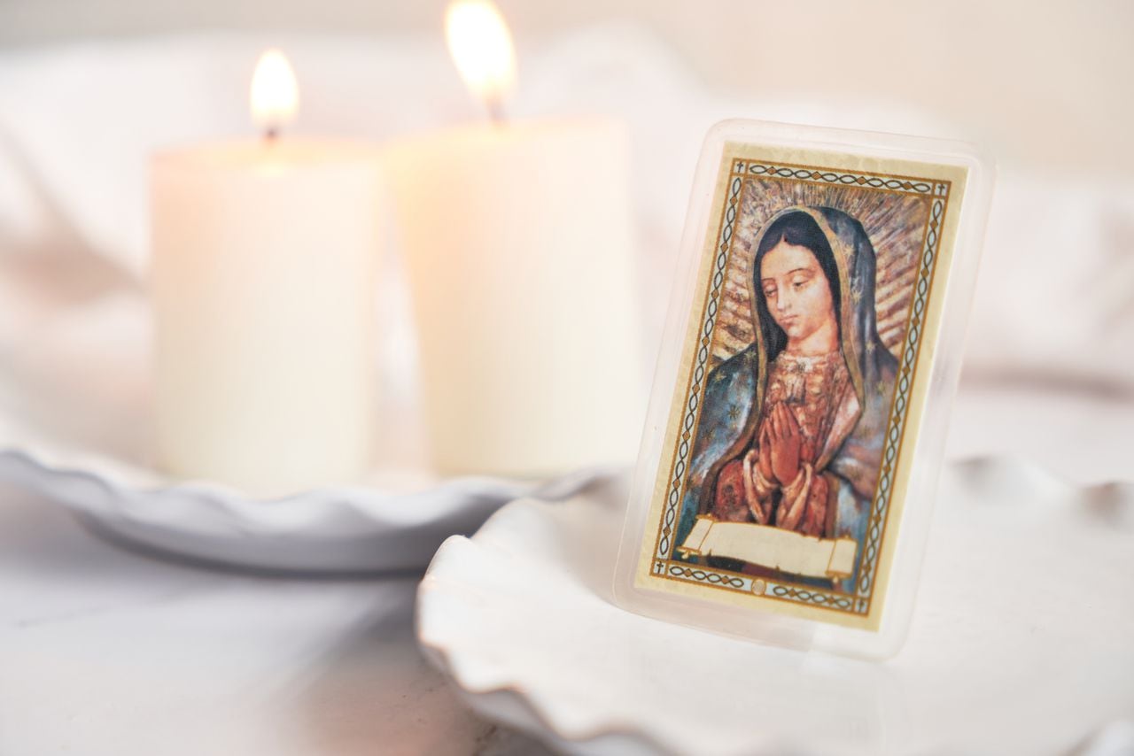Cada paso del rosario de la Virgen de Guadalupe es entendido como una expresión de fe, lo que establece un vínculo espiritual significativo.