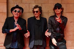 Los miembros de la banda Rolling Stones Mick Jagger, Keith Richards y Ronnie Wood asisten a un evento de lanzamiento de su nuevo álbum "Hackney Diamonds", en Hackney Empire en Londres, Gran Bretaña, el 6 de septiembre de 2023.