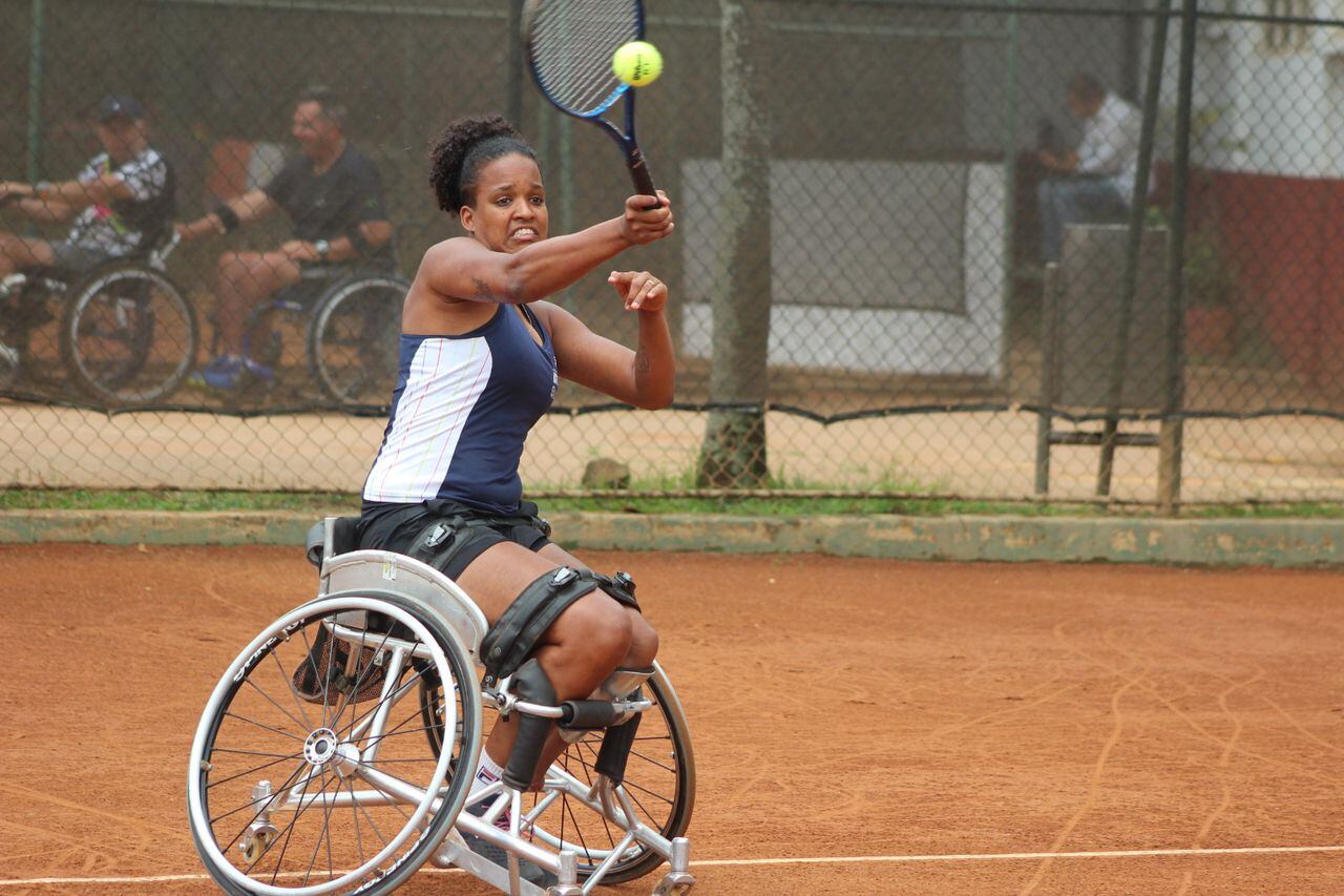 Meirycoll Duval, tenista brasileña en la especialidad de silla de ruedas.