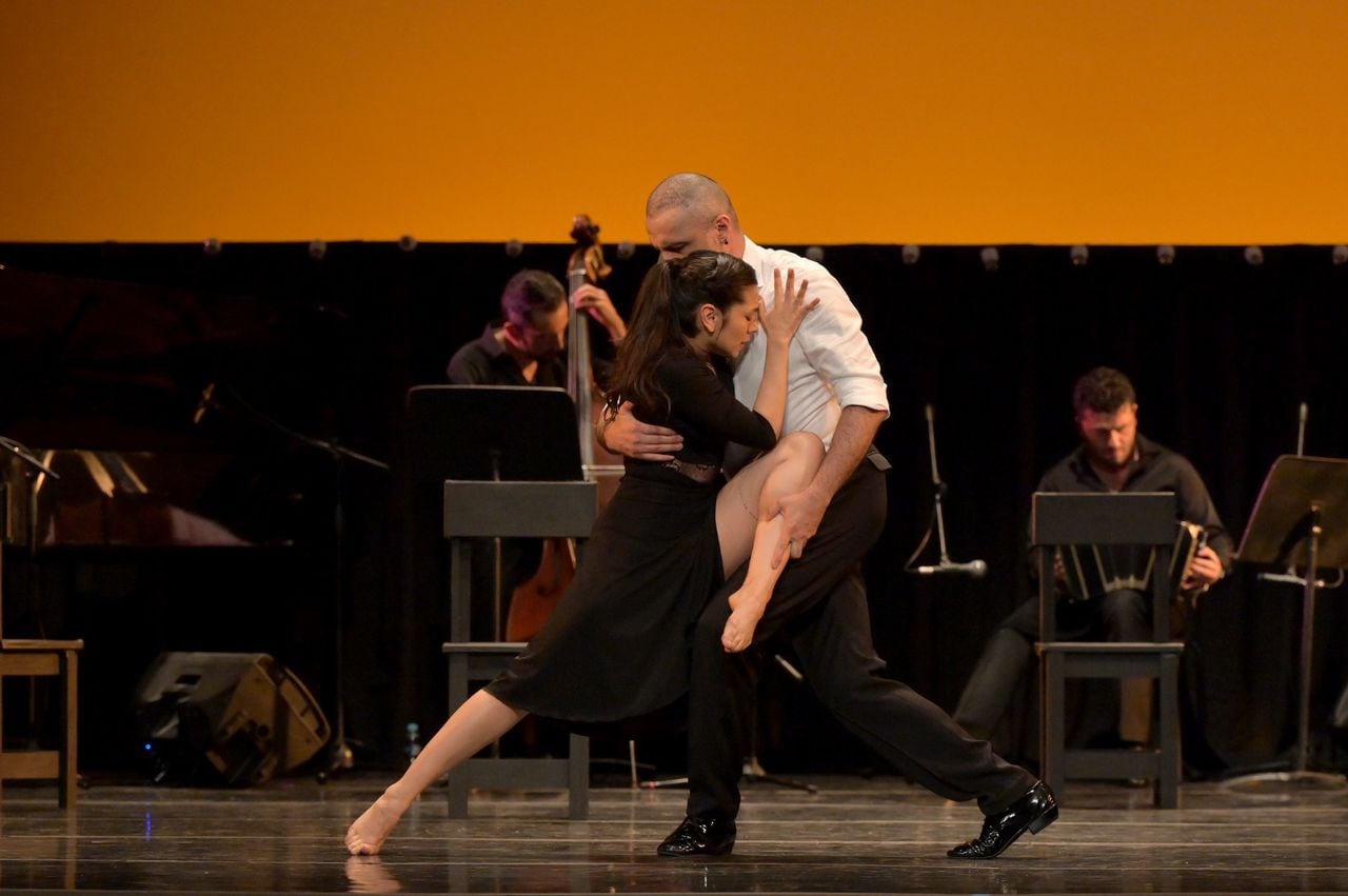 La compañía L’Explose con su obra ‘Tu nombre me sabe a tango’ es dirigida por Juliana Reyes, ganadora del Premio Nacional de Danza.