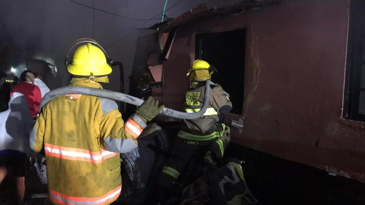 Incendio en Manizales deja como saldo varias viviendas afectadas y 16 familias damnificadas