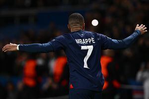 Kylian Mbappé anotó uno de los tres tantos del duelo.