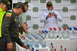 Policía Nacional en coordinación con Fiscalía y Rentas del Departamento, incautan en el barrio Sindical de Cali, 1336 botellas de licor adulterado que se comercializarían en la feria de Cali.
