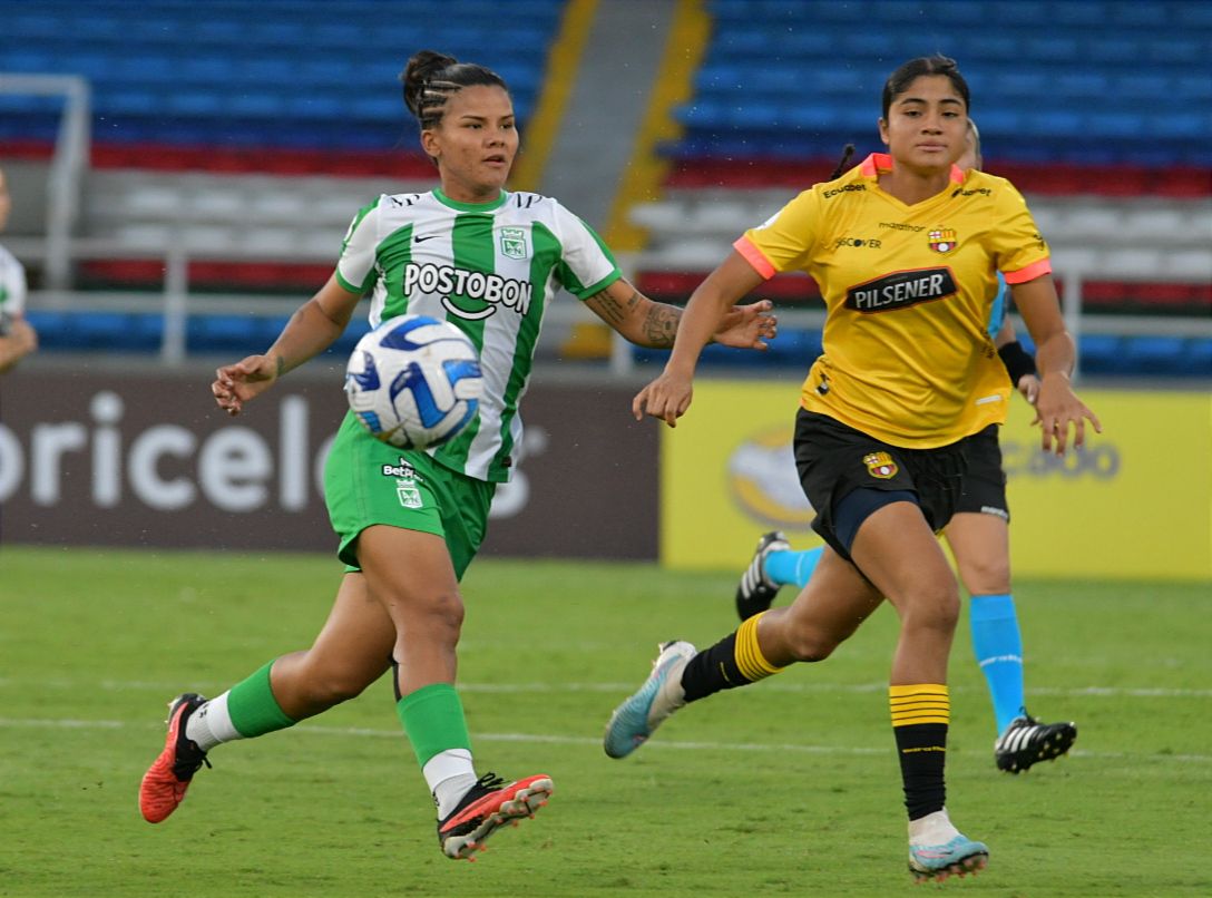 Copa Libertadores Femenino en el estadio Pascual Guerrero partido Nacional de Colombia vs Barcelona del Ecuador.