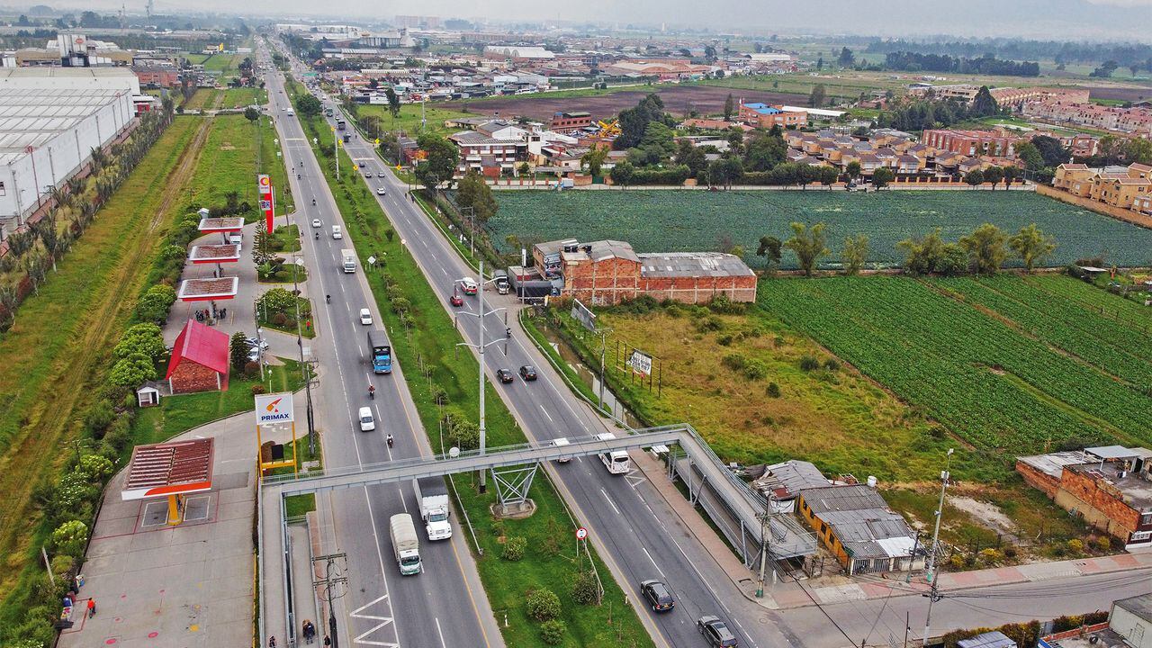 La ampliación de la calle 13, en la que se invertirán 3,86 billones de pesos, mejorará la movilidad entre Bogotá y los municipios de Mosquera, Funza, Madrid y Facatativá.