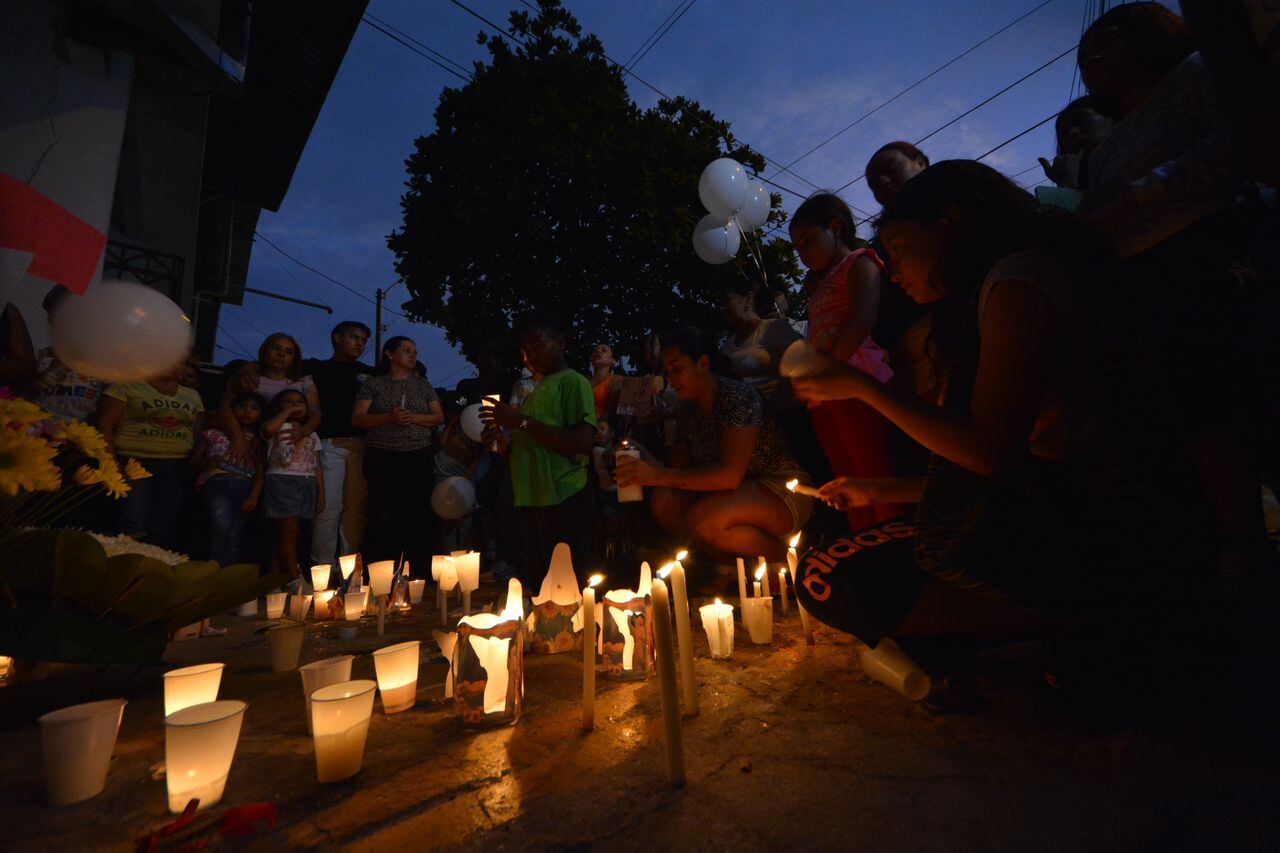 Plantón en el barrio San Judas Tadeo en Cali por el asesinato de la niña Michelle González