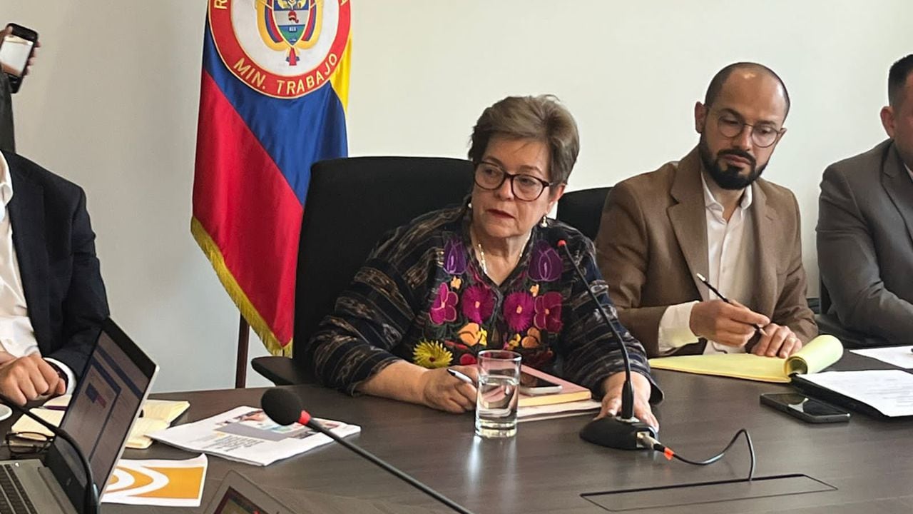 La ministra de Trabajo Gloria Inés Ramírez en la instalación de la subcomisión de empleo y empleabilidad para la negociación del salario mínimo de 2024.