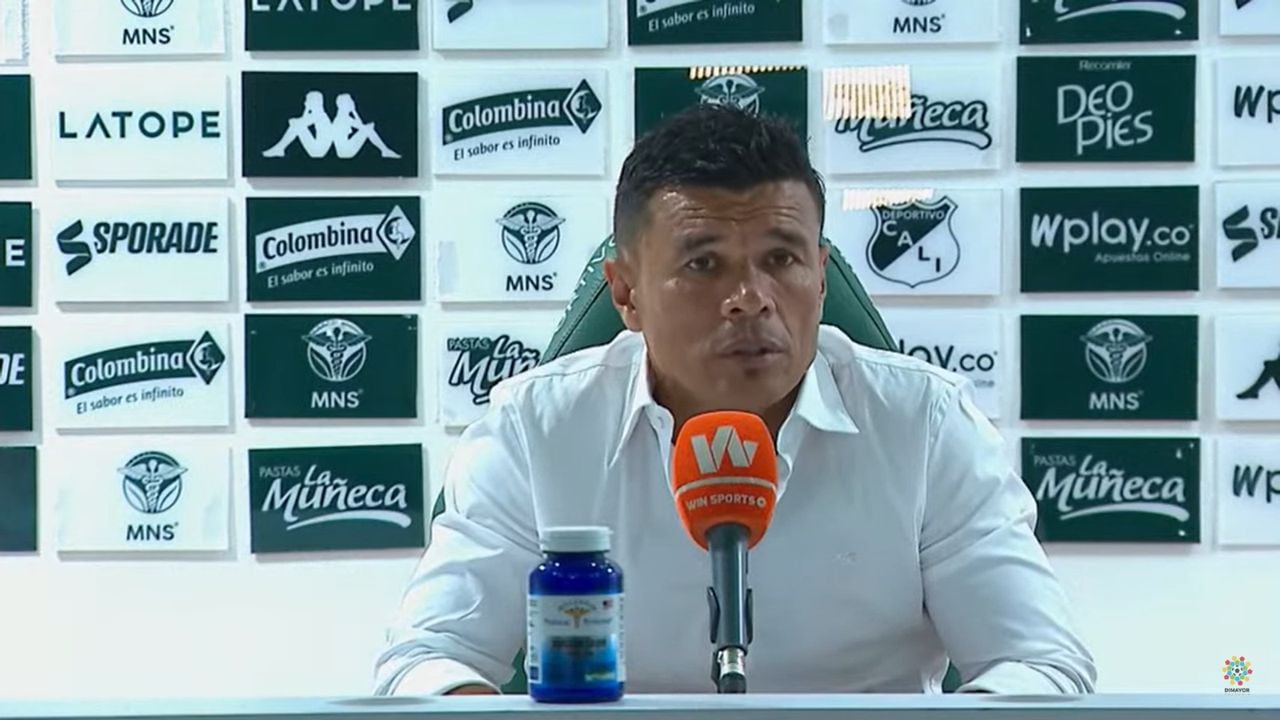 Hernando 'El Cocho' Patiño en rueda de prensa luego de la derrota ante Águilas Doradas.
