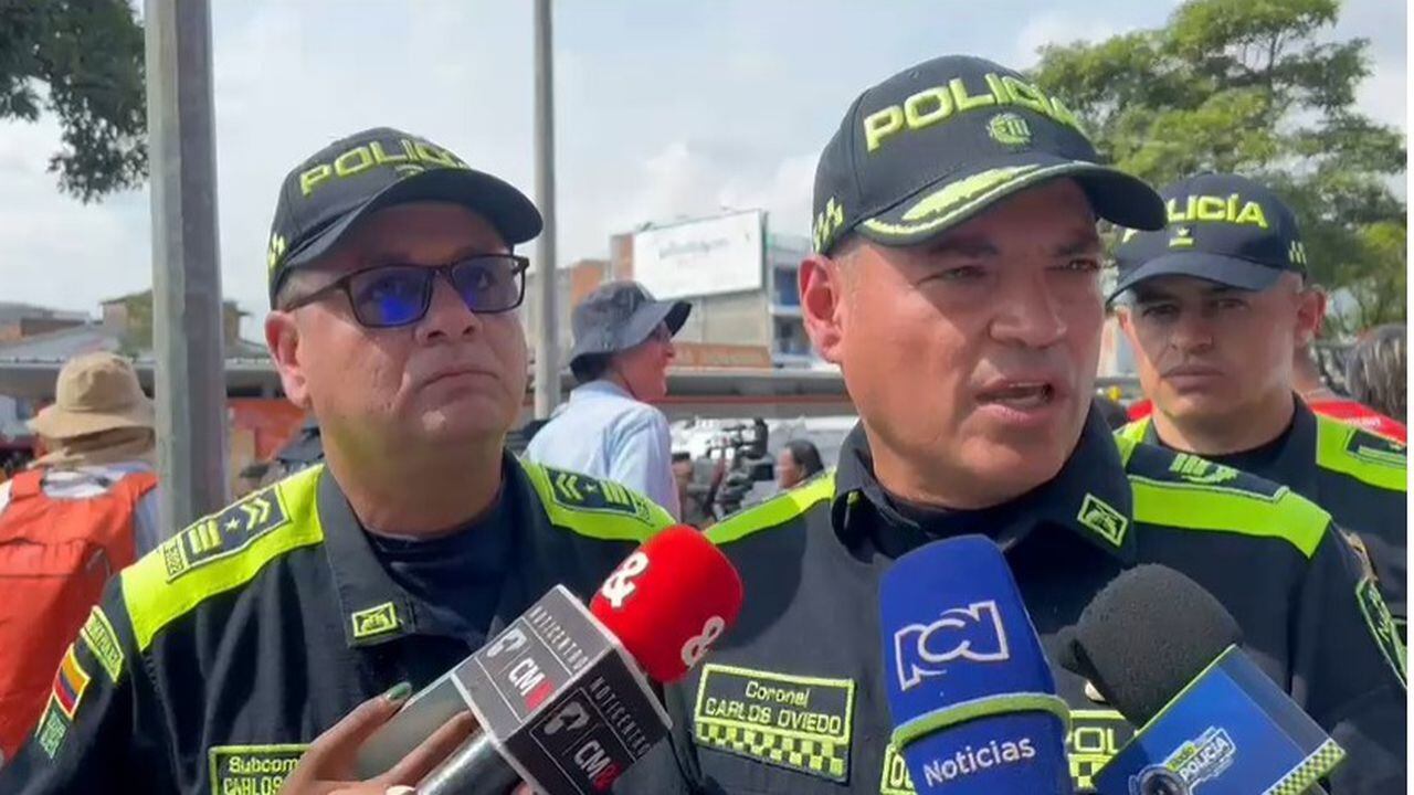 El comandante de la Policía de Cali, el Coronel Carlos Germán Oviedo, habló sobre la recompensa que ofrecen para dar con el presunto responsable.