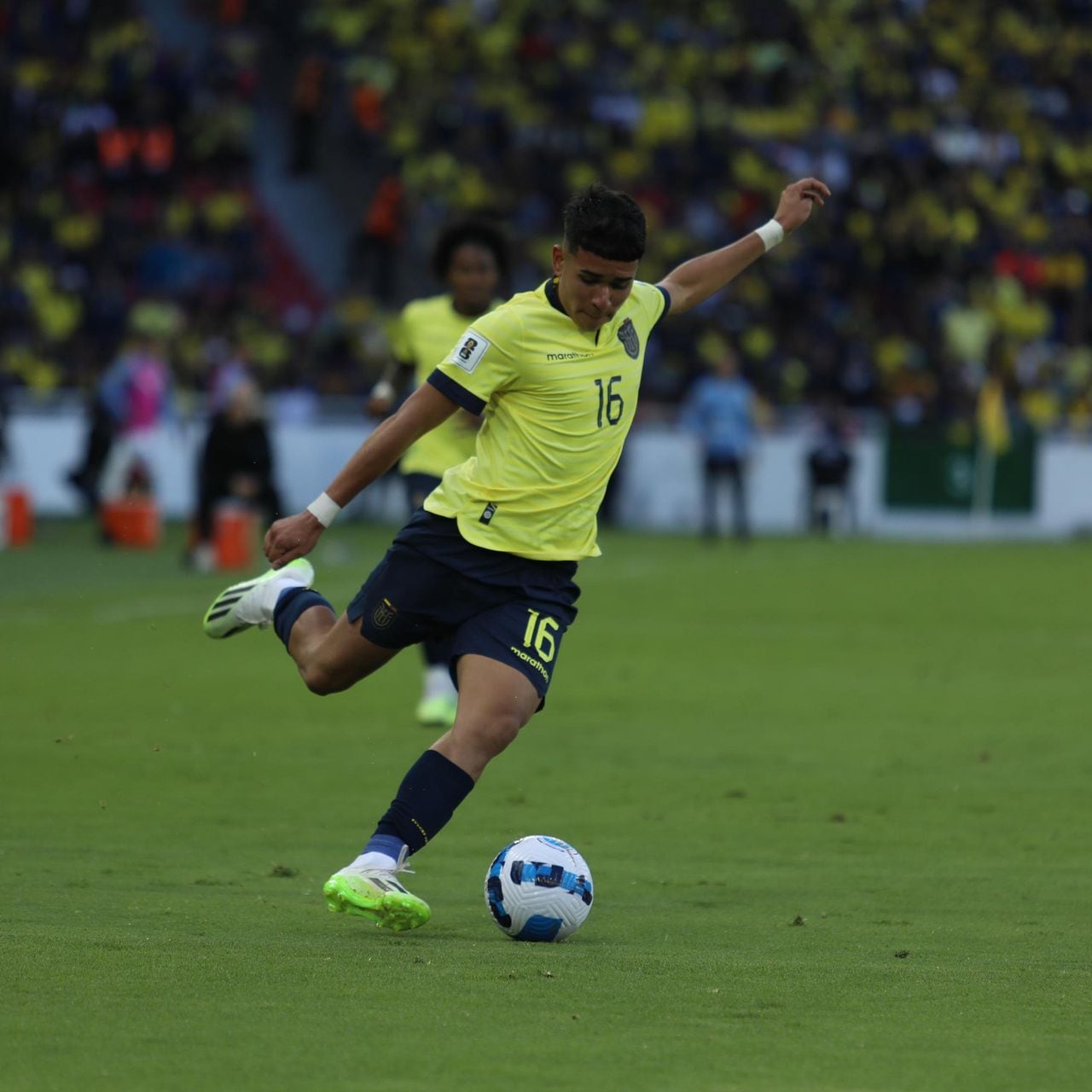 Kendry Páez, con 16 años, debutó con la Selección de Ecuador