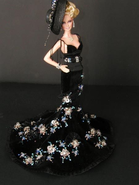 La Barbie Black Diamond, es una de las más caras del mundo, alcanzando un precio de 175,000 dólares, en el mercado de subastas.