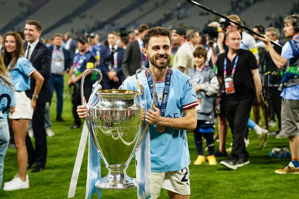 El jugador portugués, Bernardo Silva, se coronó campeón de la Champions League con el Manchester City