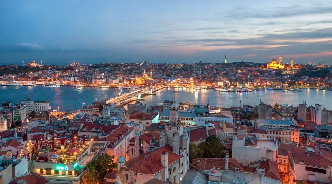 La unión de Europa y Asia en Estambul, hacen de este lugar uno de los preferidos por los turistas.