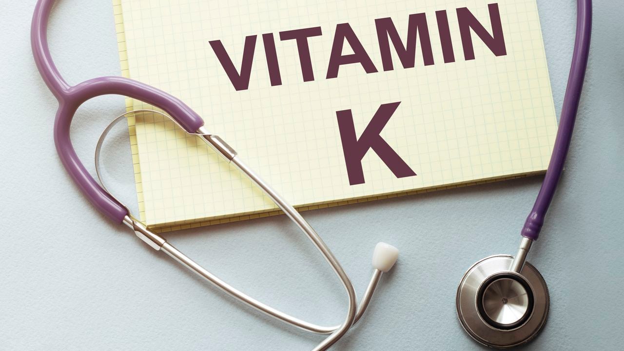 La vitamina K trae grandes beneficios para el organismo.