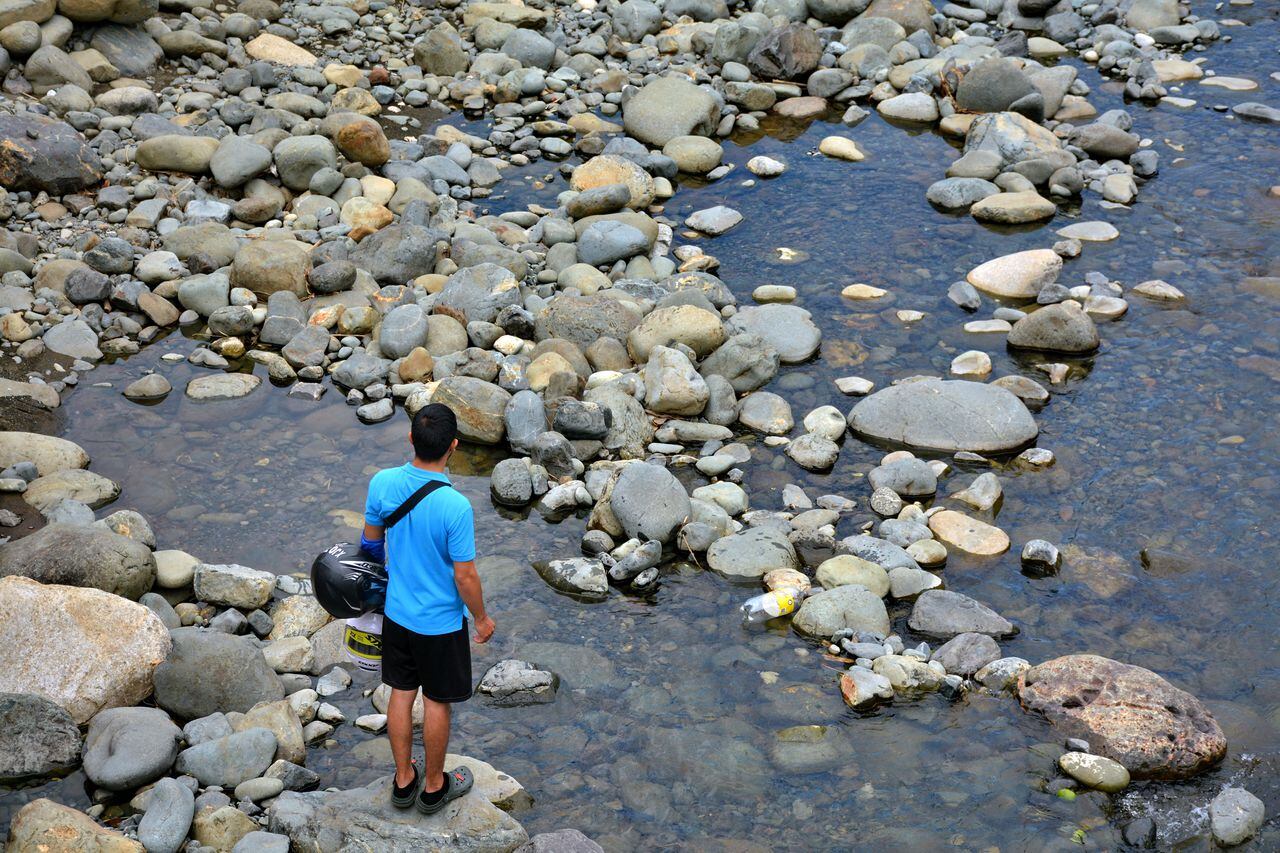 Rio Pance Cali. Directora del Ideam, Ghisliane Echeverry, alerta sobre posibles desabastecimiento y restricción de agua en el país a causa de la intensificación del Fenómeno de El Niño entre los meses de diciembre, enero y febrero.