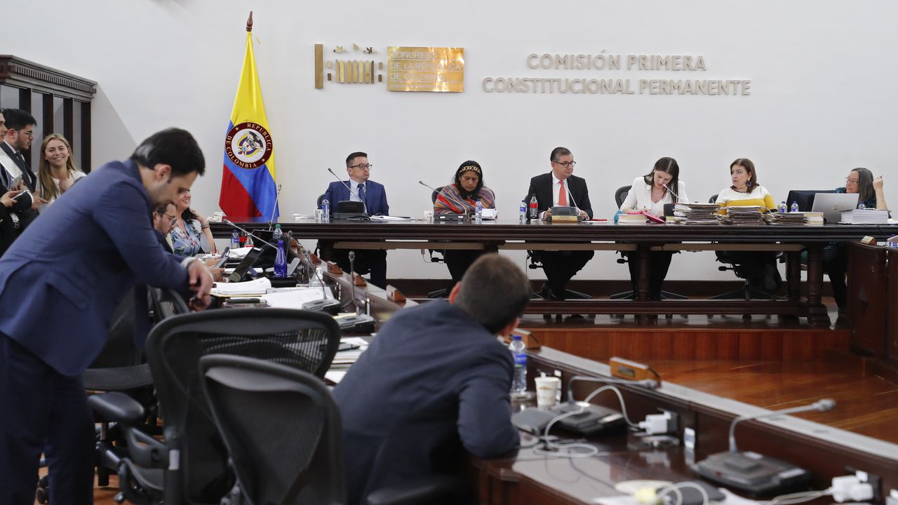 Comisión Primera del Senado aprobó  la reforma al Código Electoral con puntos como el voto electrónico mixto y la ampliación del horario de votación
Bogota abril 12 del 2023
Foto Guillermo Torres Reina / Semana