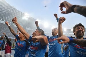 Imagen del partido y festejo del Napoli contra la Fiorentina, por la Serie A de Italia 2022-2023.