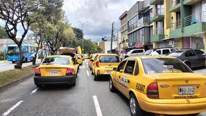 En la capital de Caldas se han presentado agresiones en contra de los taxistas que salieron a trabajar