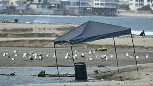El cadáver fue hallado dentro de un barril cerca a una playa en California.