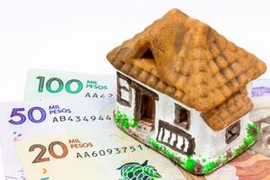 Las altas tasas de interés es un factor que ha influido en la disminución de ventas de viviendas nuevas. Foto: 123 RF / El País