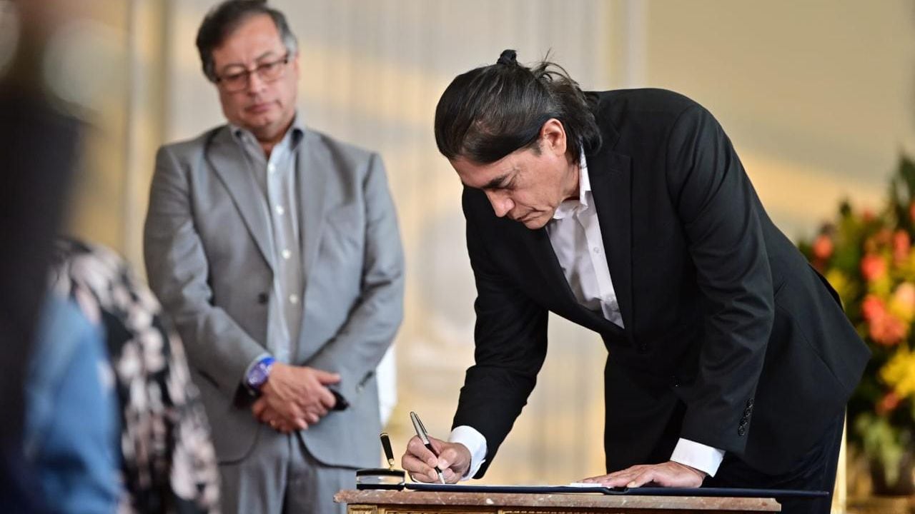 Presidente Gustavo Petro posesionó a Gustavo Bolívar como nuevo director de Prosperidad Social