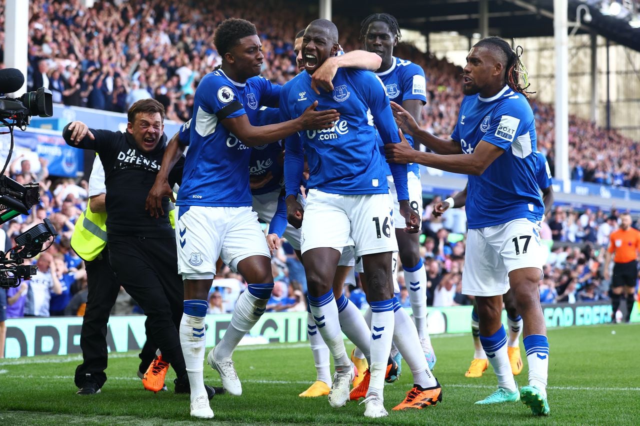 Everton derrotó al Bournemouth y se salvó del descenso en la Premier League.