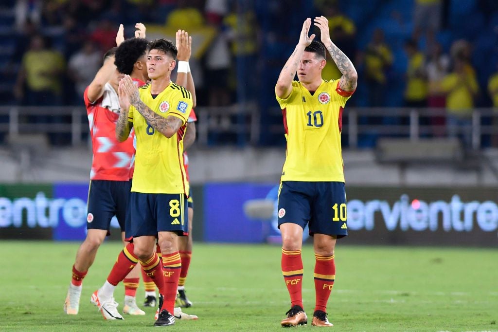 BARRANQUILLA, COLOMBIA - SEPTEMBER 07: Jorge Carrascal and James Rodriguez of Colombia acknowledge the fans after a FIFA World Cup 2026 Qualifier match between Colombia and Venezuela at Metropolitano Stadium on September 07, 2023 in Barranquilla, Colombia. (Photo by Gabriel Aponte/Getty Images)