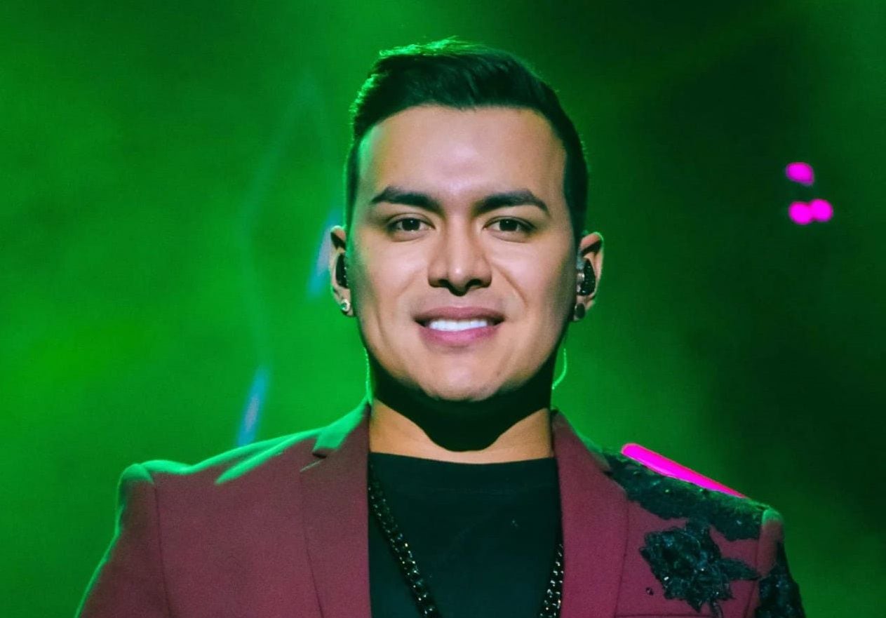 El cantante de música popular Yeison Jiménez tuvo que ser llevado de  urgencias a una clínica - El País