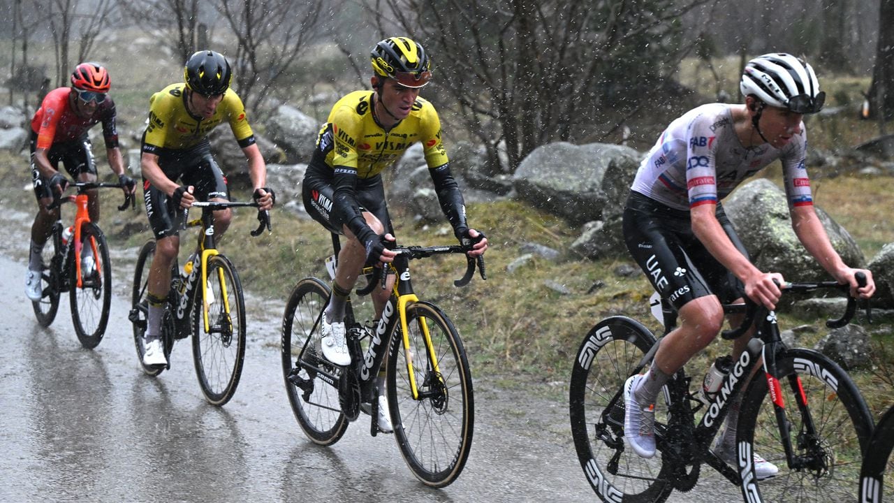 Egan Bernal y Tadej Pogacar en la lucha de la etapa 2 de la Vuelta a Cataluña