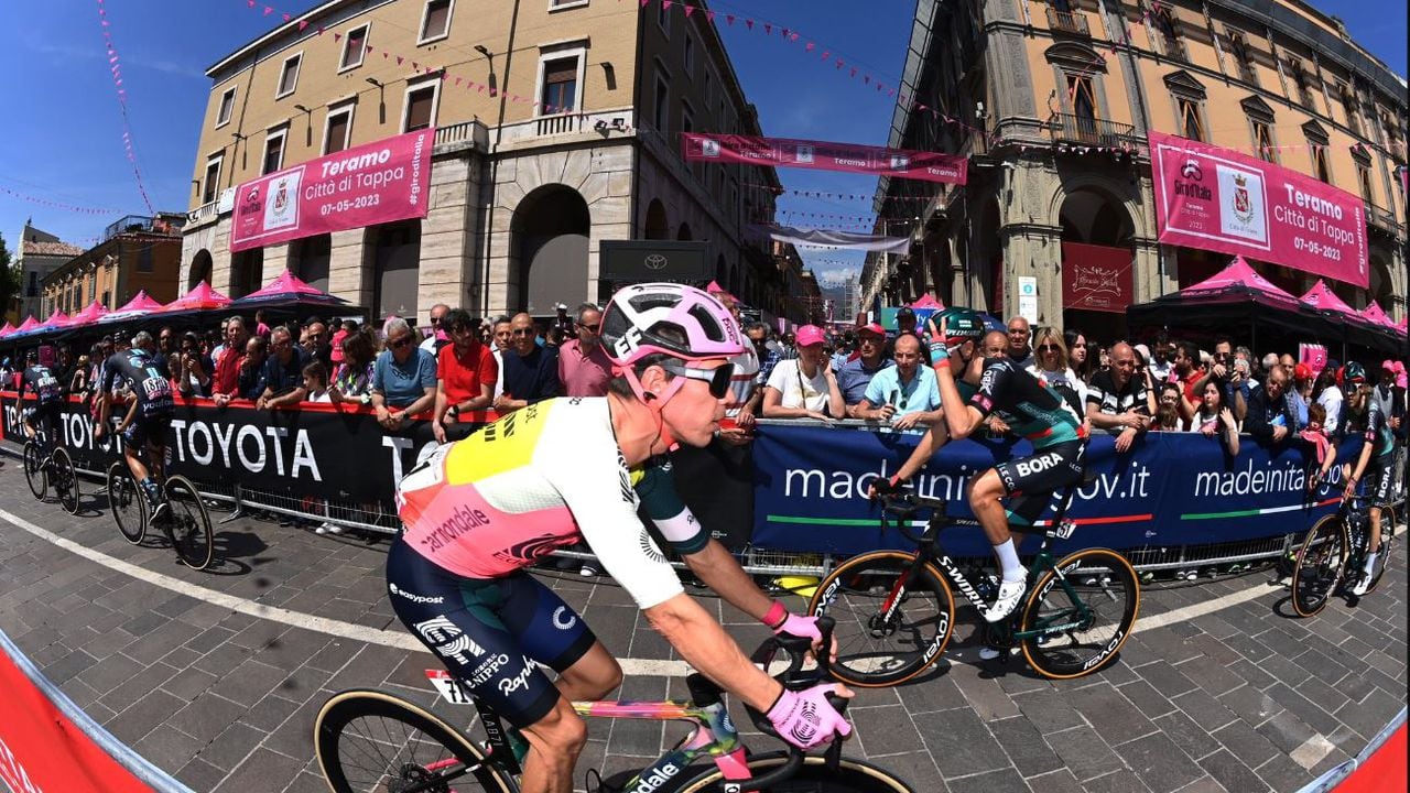 Rigoberto Urán es la esperanza del EF Pro Cycling para darles la pelea a Remco Evenepoel y a Primoz Roglic en el Giro de Italia.