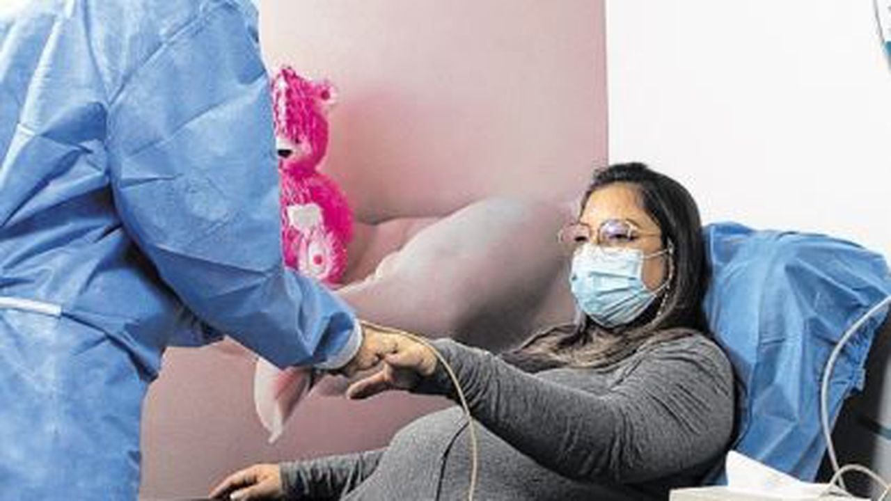 Las mujeres que tienen problemas de fertilidad y desean ser madres cuentan en Cali con una nueva clínica que les brinda tecnología de punta.