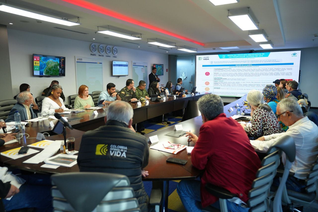 En la Sala de crisis nacional el mandatario recibió el balance de las operaciones que el Sistema Nacional del Riesgo de Desastres lleva a cabo para controlar las emergencias asociadas al Fenómeno de El Niño.