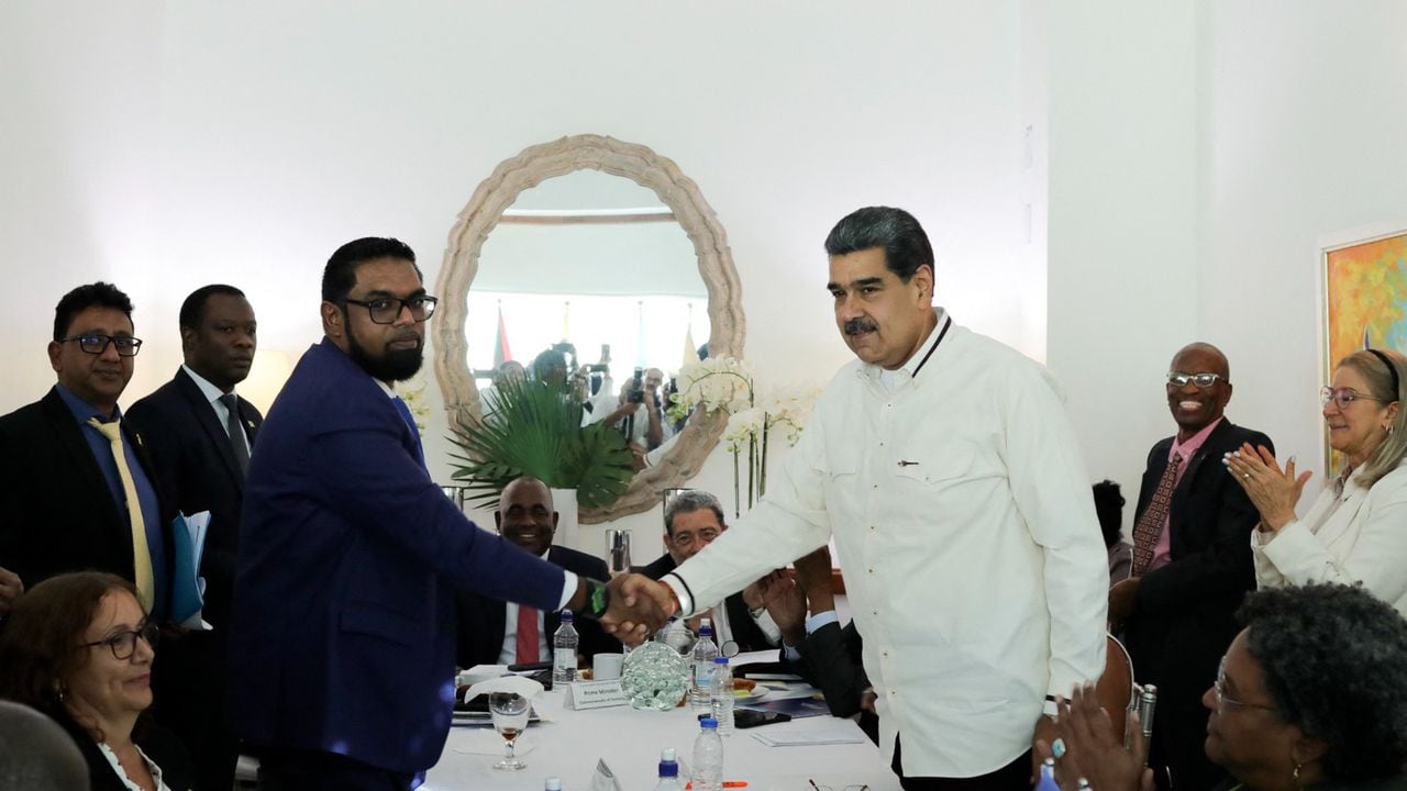 Los presidentes de Venezuela y Guayana se reunieron en San Vicente.