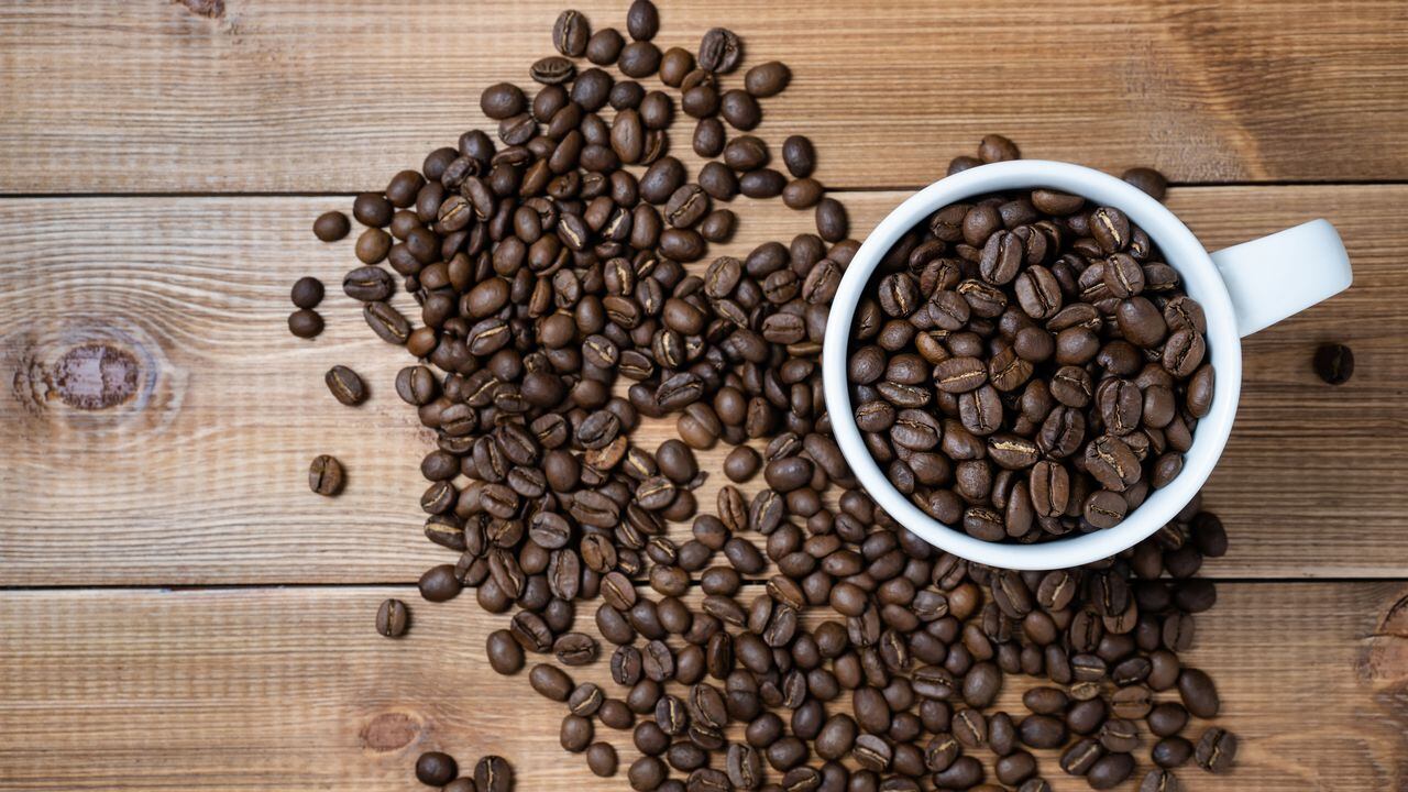 En la búsqueda de la prosperidad, muchos se sumergen en el proceso de selección de las semillas de café, una acción que va más allá de la simple elección de granos.