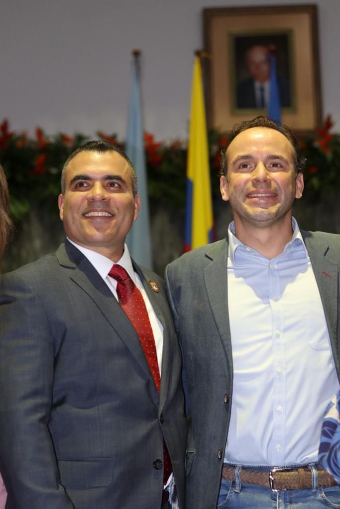 El alcalde de Cali, Alejandro Eder, también asistió a la posesión del nuevo Concejo de Cali.