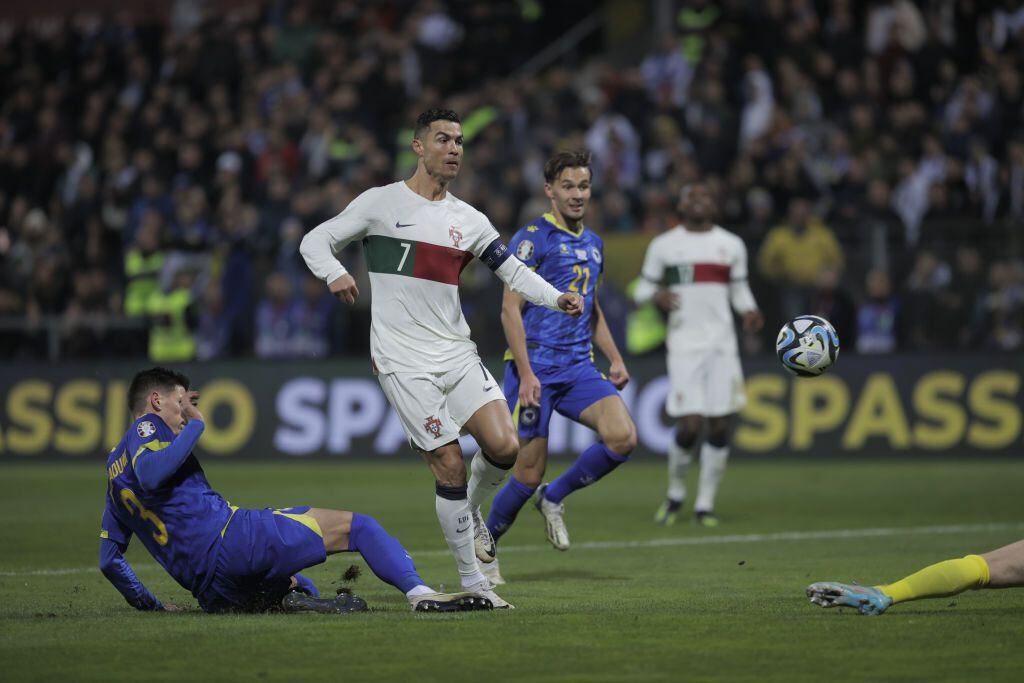Cristiano Ronaldo marcó doblete ante Bosnia y Herzegovina