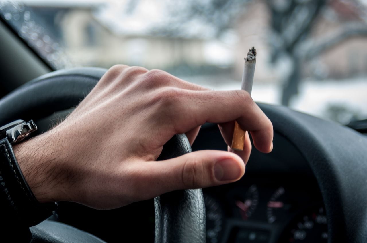El riesgo para la salud de la exposición al humo del tabaco en el coche es mayor que en otros espacios cerrados