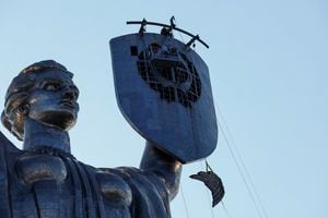La estatua es un referente histórico de la cultura que comparten Moscú y Kiev.