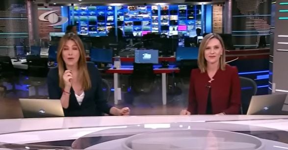 Presentadoras de Noticias Caracol vivieron un momento jocoso en medio de la transmisión en vivo de este 31 de octubre.