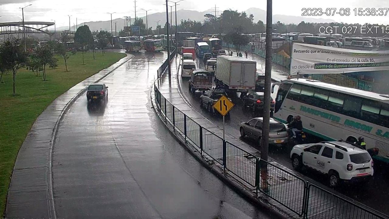 Movilidad reducida por accidente de tránsito en la calle 80 en Bogotá