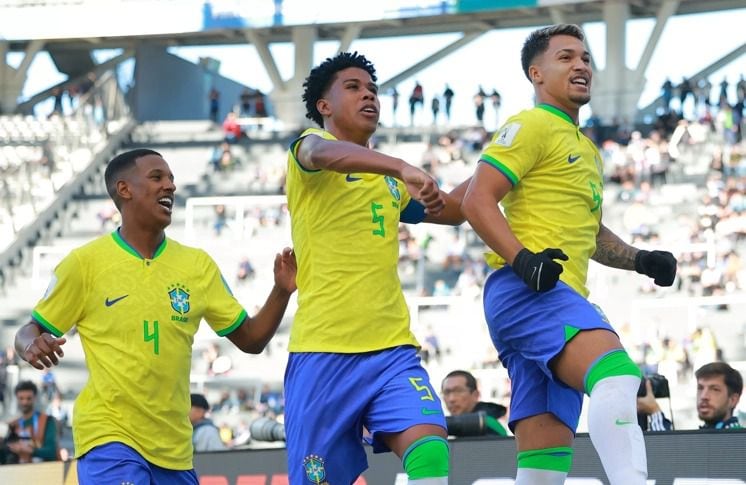 Brasil clasifica a los cuartos de final al vencer a Túnez