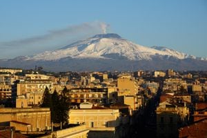 El volcán, ubicado en Sicilia, en el sur de Italia, entró en una nueva fase de actividad 28 de febrero.