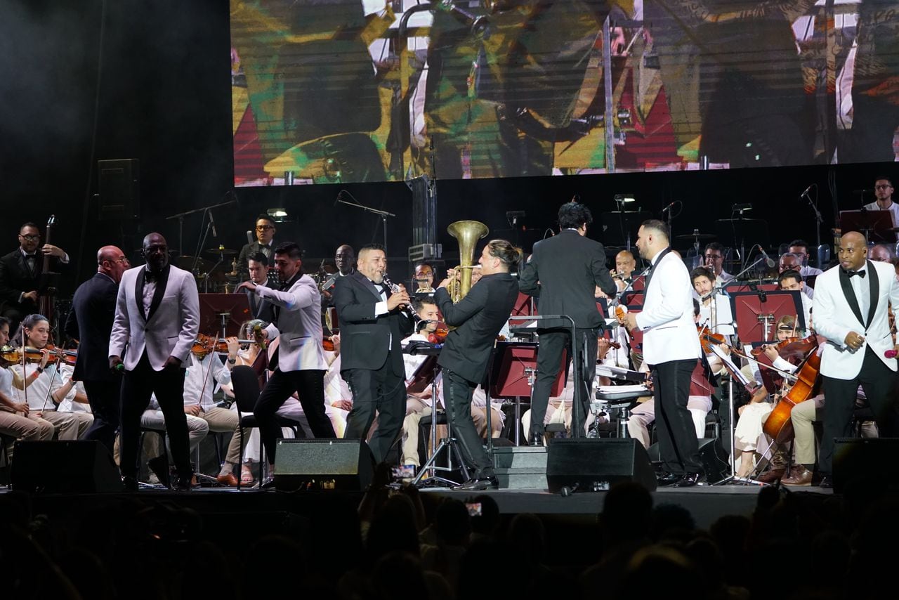 Músicos del Grupo Niche y la Orquesta Sinfónica Nacional de Colombia, dieron un espectáculo de alto nivel musical.