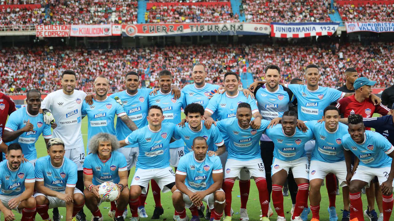 Varias figuras del fútbol se dieron cita en el Metropolitano para despedir a Sebastián Viera.