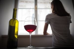 El consumo excesivo de alcohol es un riesgo para la salud.