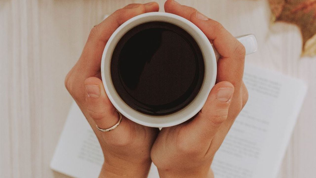 El consumo moderado de café puede reducir la mortalidad y el riesgo de enfermedades cardiovasculares, según estudios proporcionados por la asociación Actiage.