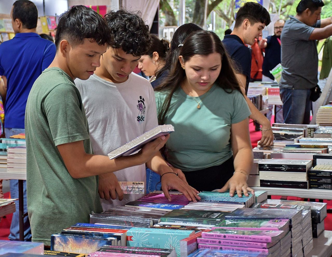18 Feria del Libro de cali en el Bulevar del Rio