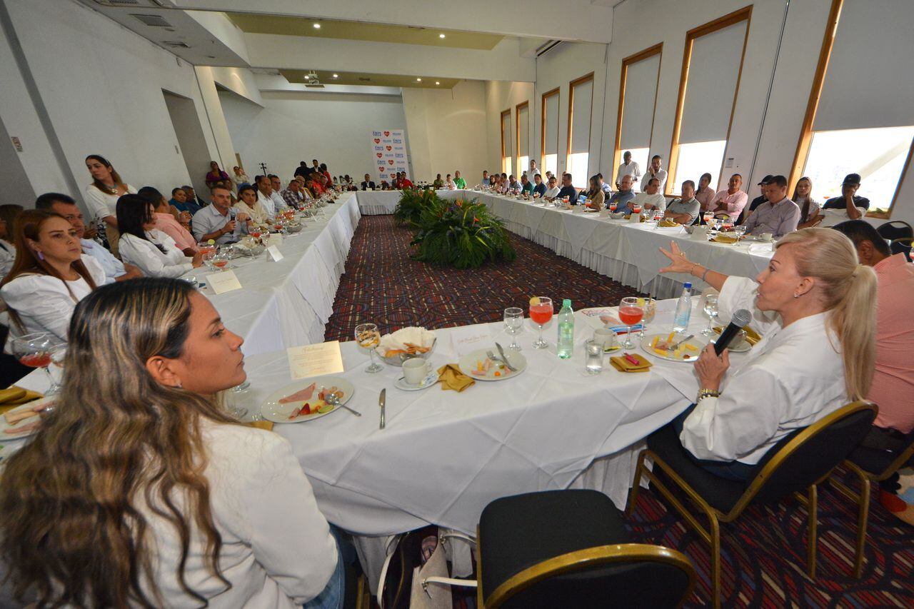 Primer reunión de la gobernadora electa Dilian Francisca Toro, con alcaldes electos del departamento del Valle del cauca.